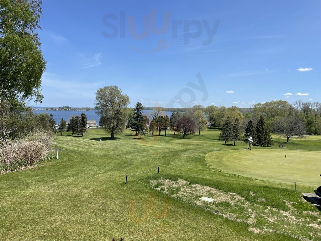 The Heights Restaurant At Sodus Bay