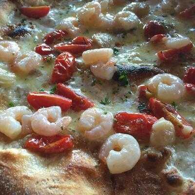 900 Degrees Wood Fired Pizza Eatery