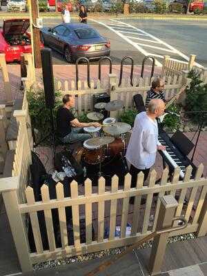 900 Degrees Wood Fired Pizza Eatery