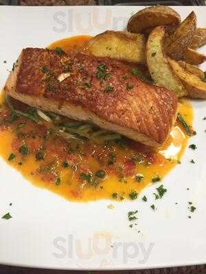 900 Degrees Wood Fired Pizza Eatery