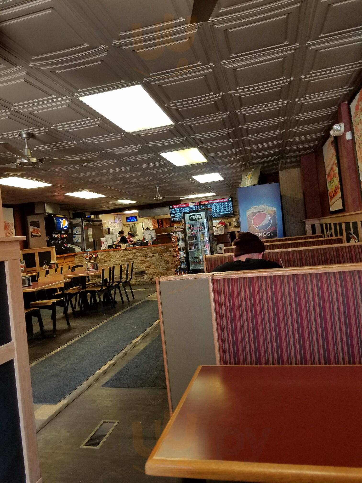 Foxs Pizza Den