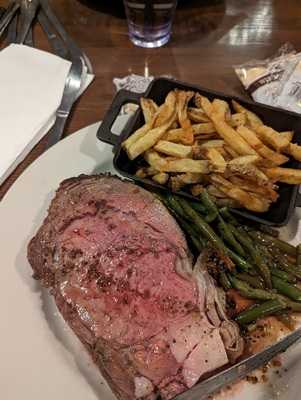 Fishtales Bar And Grill