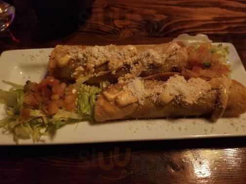 El Barrio Cantina & Tequila Bar