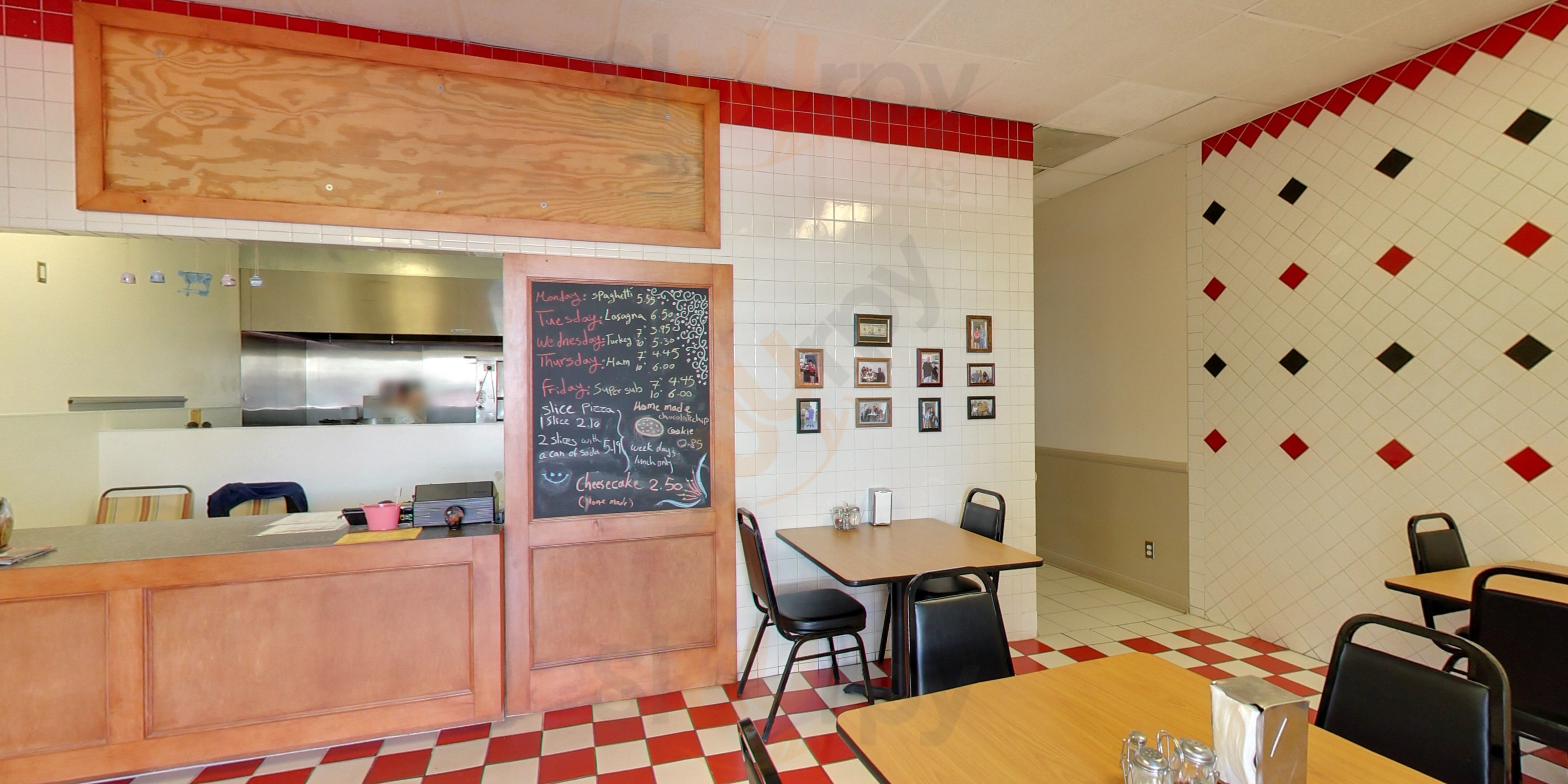 Rocco's Pizza And Deli