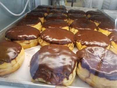 Milton's Donuts