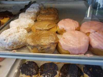 Milton's Donuts