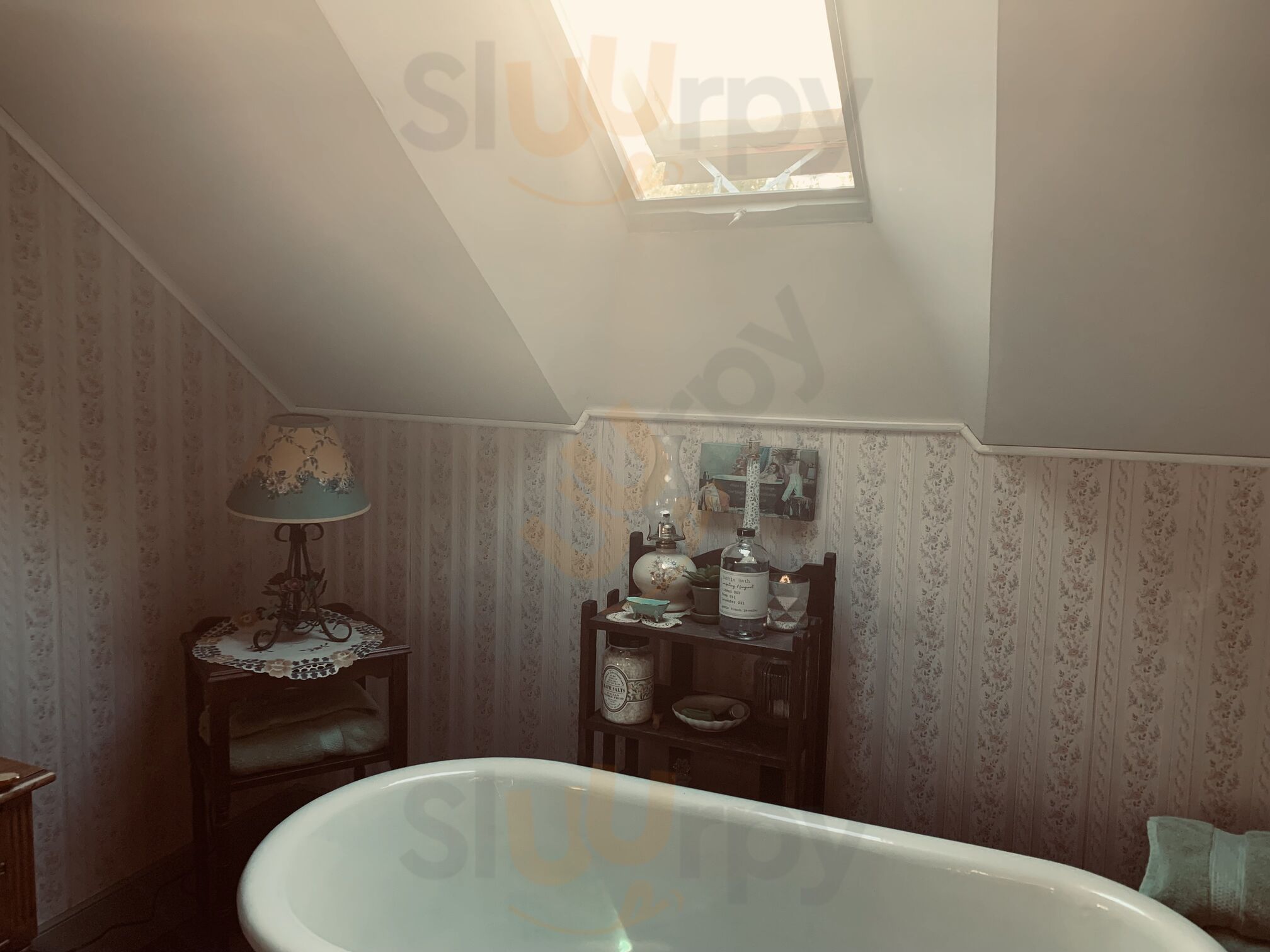 Riverside Inn & Restaurant