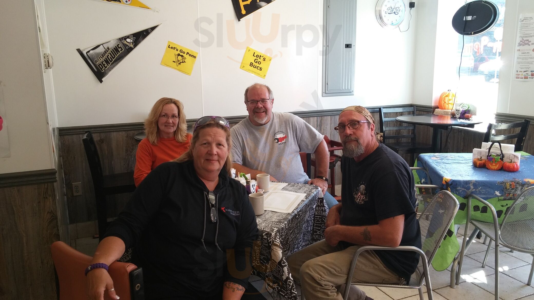 Mama's Pizza And Soft Serve