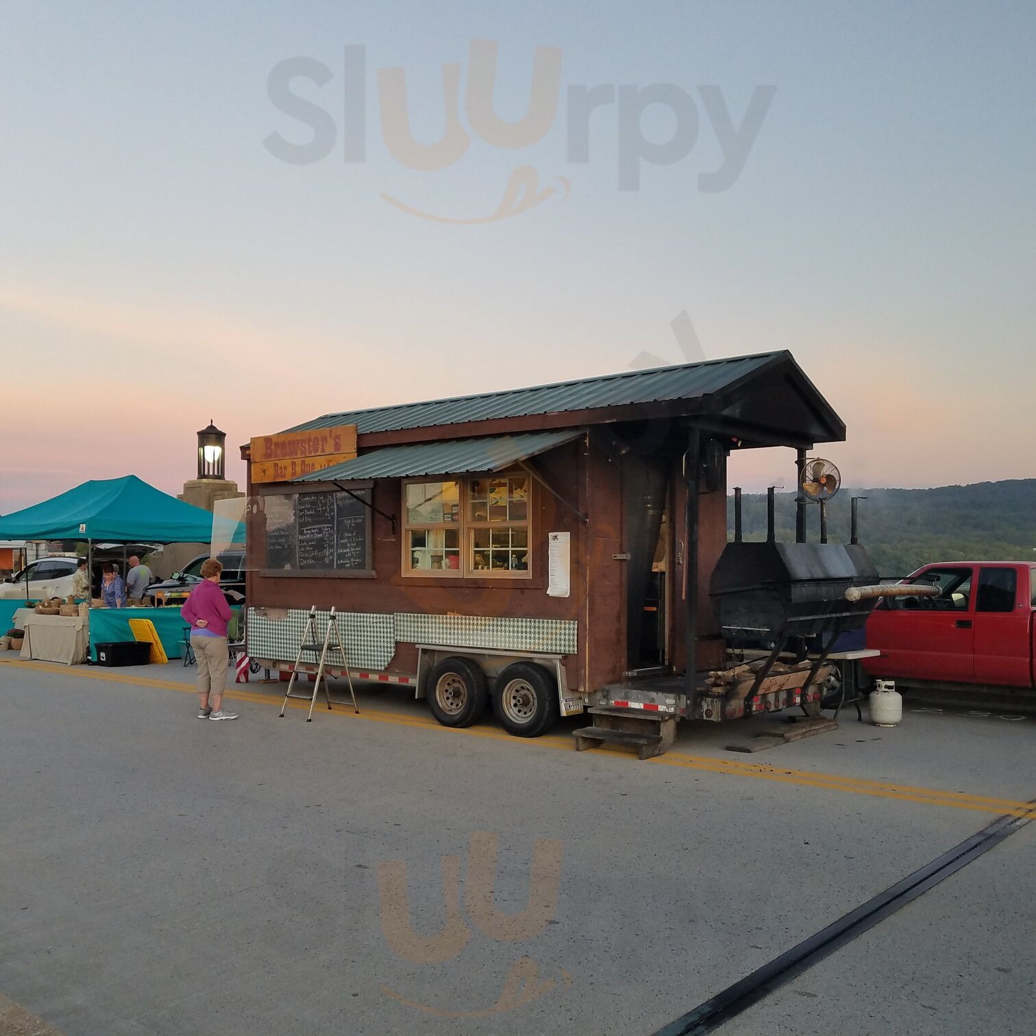 Brewster's Bar-b-que & Fixins