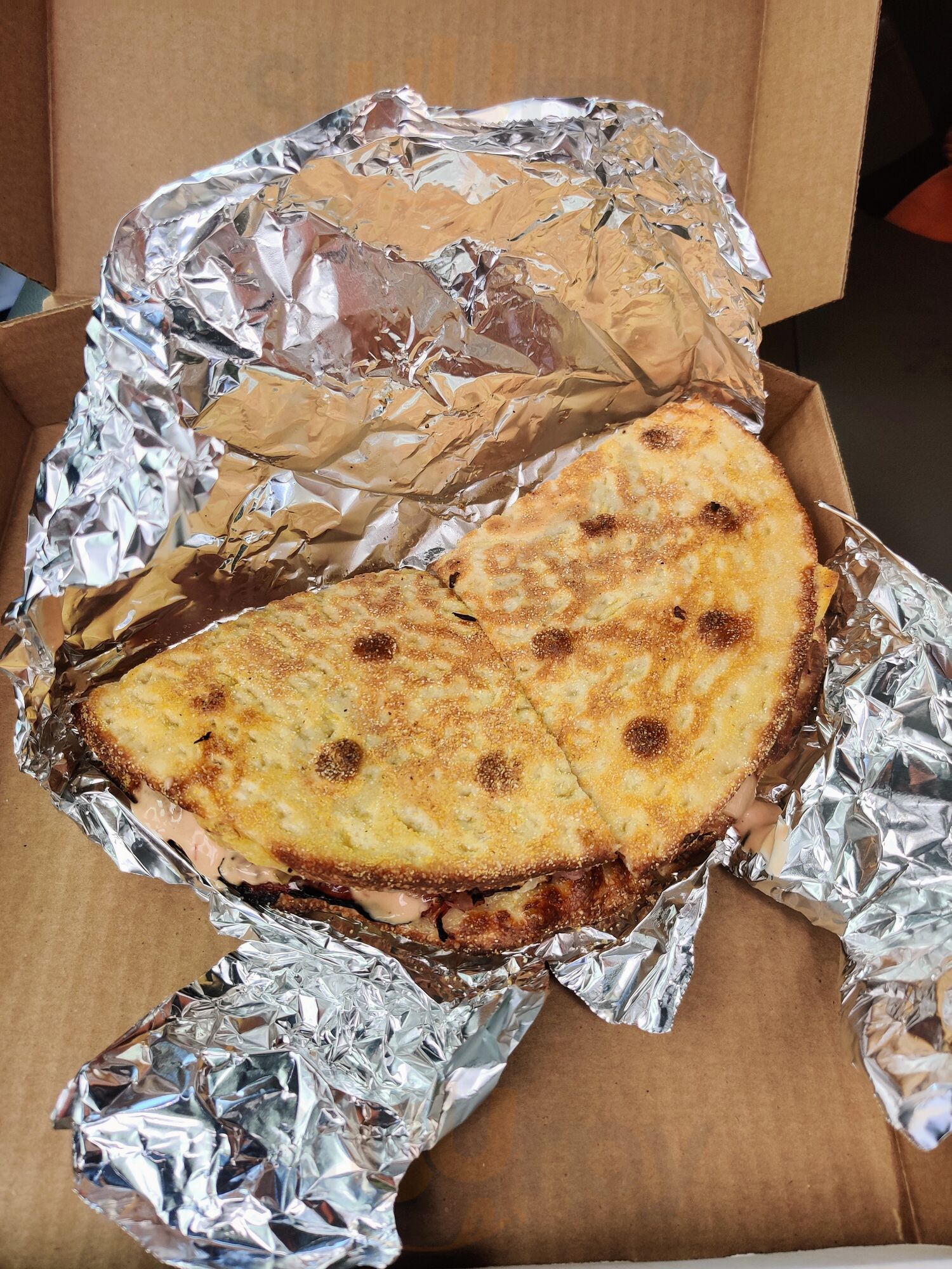 Fox's Pizza Den