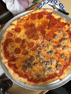 Louie & Ernie's Pizza