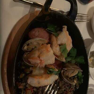 Lola Bistro & Wine Bar