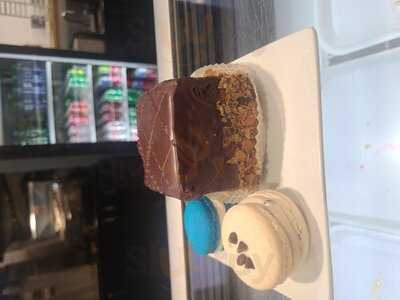 Amelie's French Bakery