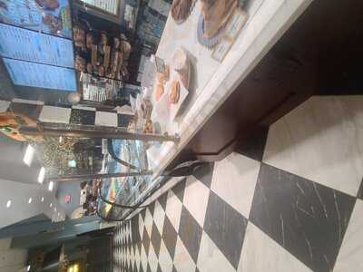 Amelie's French Bakery