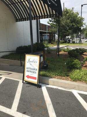 Amelie's French Bakery