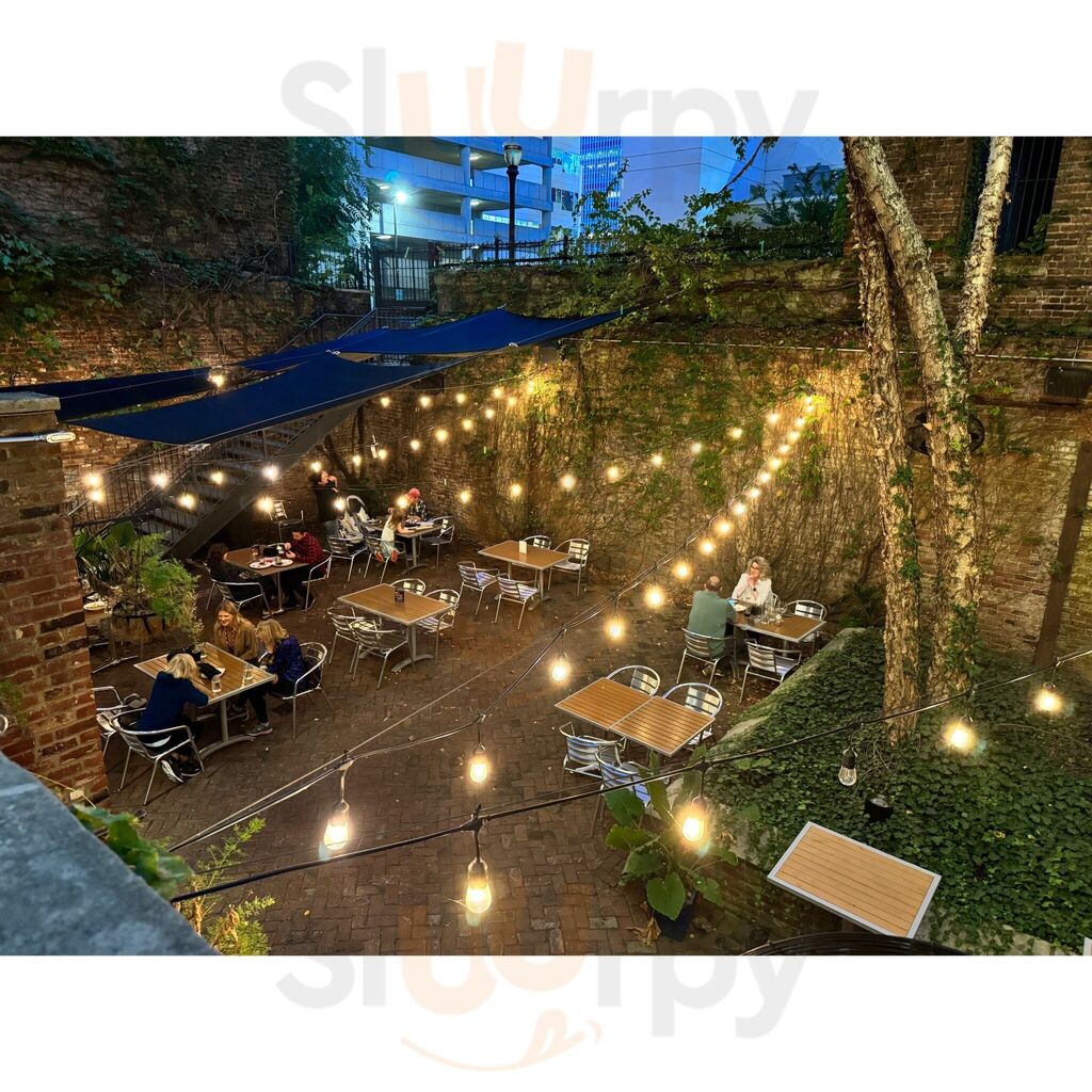 Mussel & Burger Bar Downtown