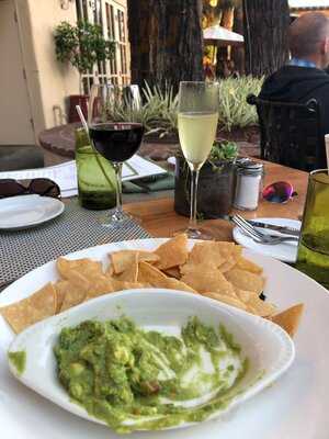 Veranda Fireside Lounge & Restaurant