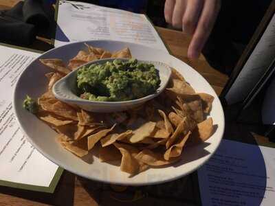 Veranda Fireside Lounge & Restaurant