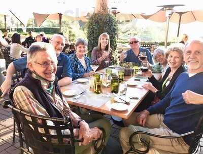 Veranda Fireside Lounge & Restaurant