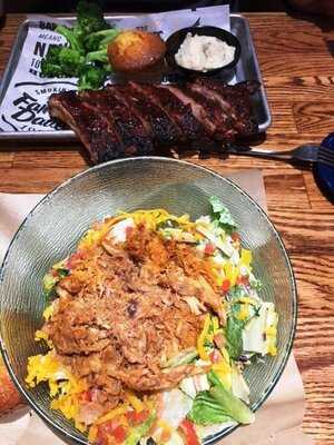 Famous Dave's Bar-b-que