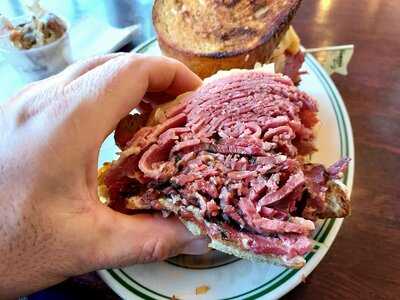 Famous 4th Street Delicatessen