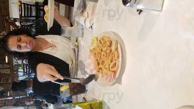 F & J Pine Restaurant