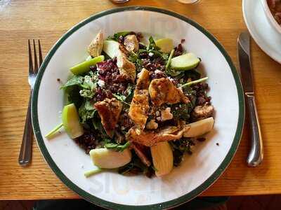 High Noon Restaurant & Saloon