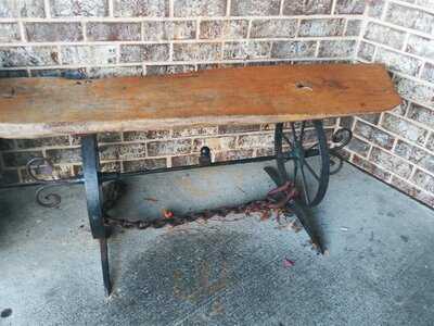 Buz And Ned's Real Barbecue