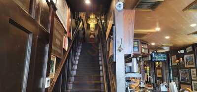 Mama's On The Half Shell