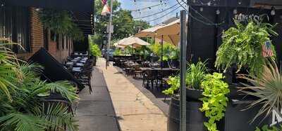 Mama's On The Half Shell