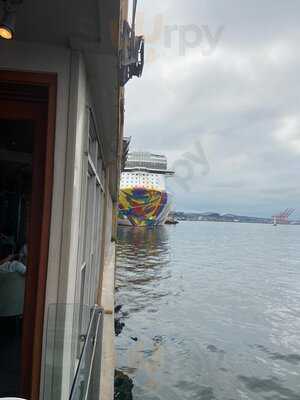 Six Seven Restaurant