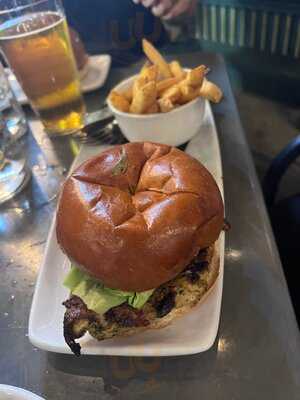 Bostonia Public House