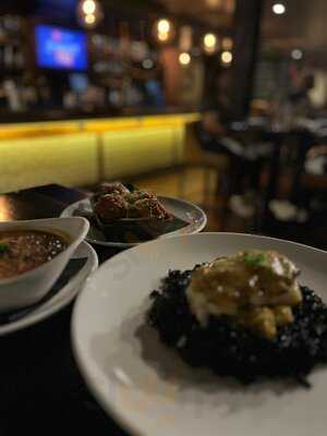 Bostonia Public House