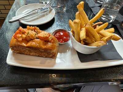 Bostonia Public House