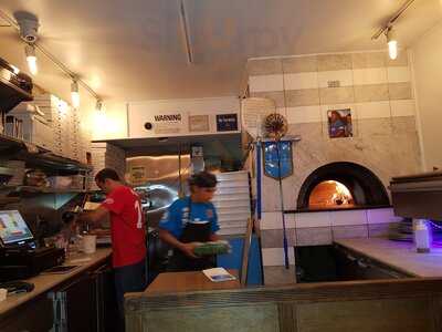 Song E Napule Pizzeria & Trattoria