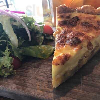 Russell's On Macklind