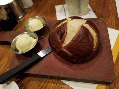 Cooper's Hawk Winery & Restaurants