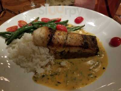 Cooper's Hawk Winery & Restaurants