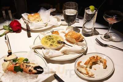 Truluck's Ocean's Finest Seafood & Crab - Austin Arboretum