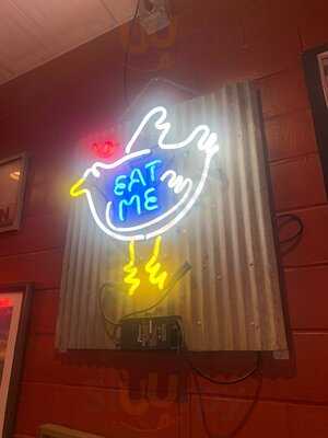 Gus's World Famous Fried Chicken