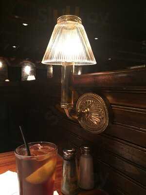 Charleston's Restaurant