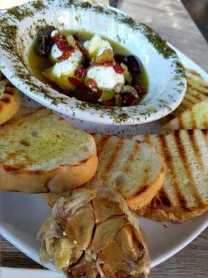 Ramsi's Cafe On The World