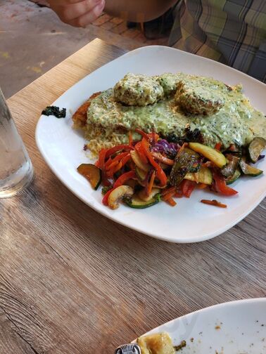 Ramsi's Cafe On The World