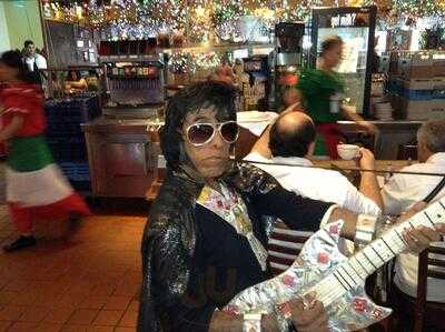 Mi Tierra Cafe & Bakery