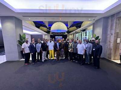 Wood + Paddle Eatery