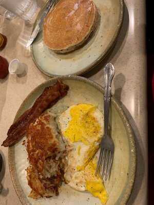 Chris' Pancake & Dining