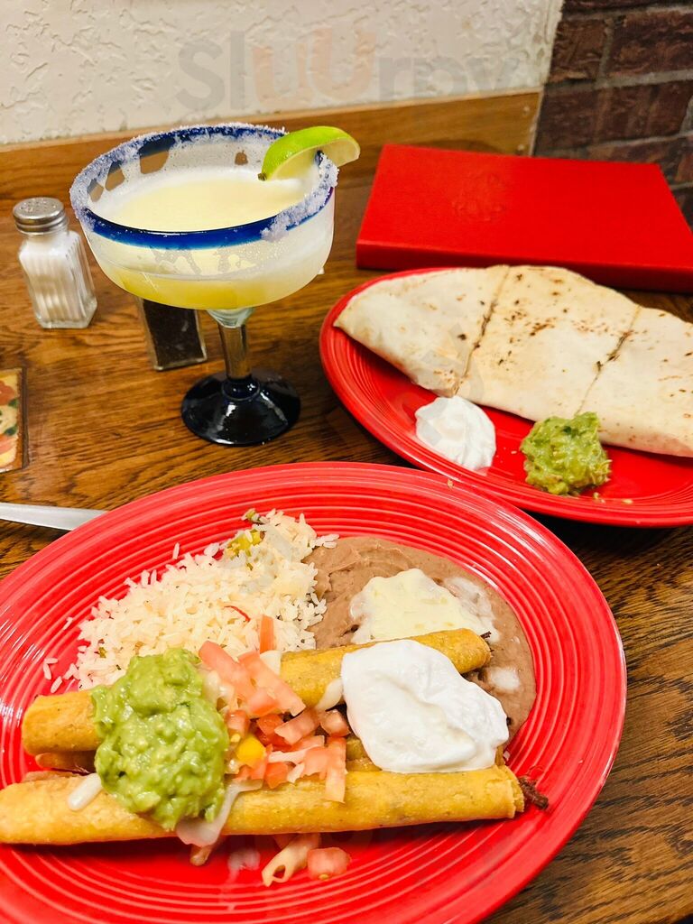 Los Bandidos De Carlos & Mickey's