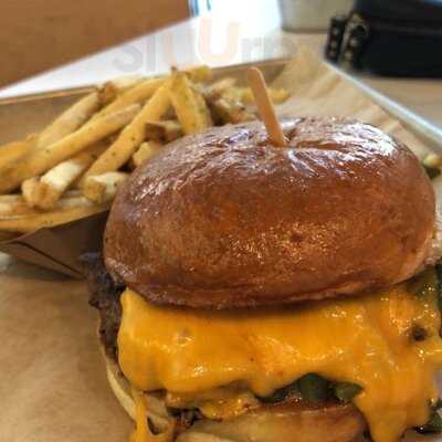 Pearl's Deluxe Burgers