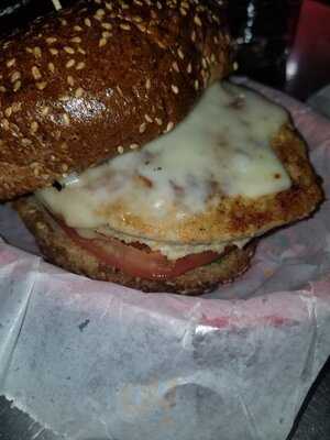 Pearl's Deluxe Burgers