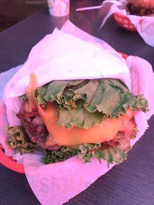 Pearl's Deluxe Burgers